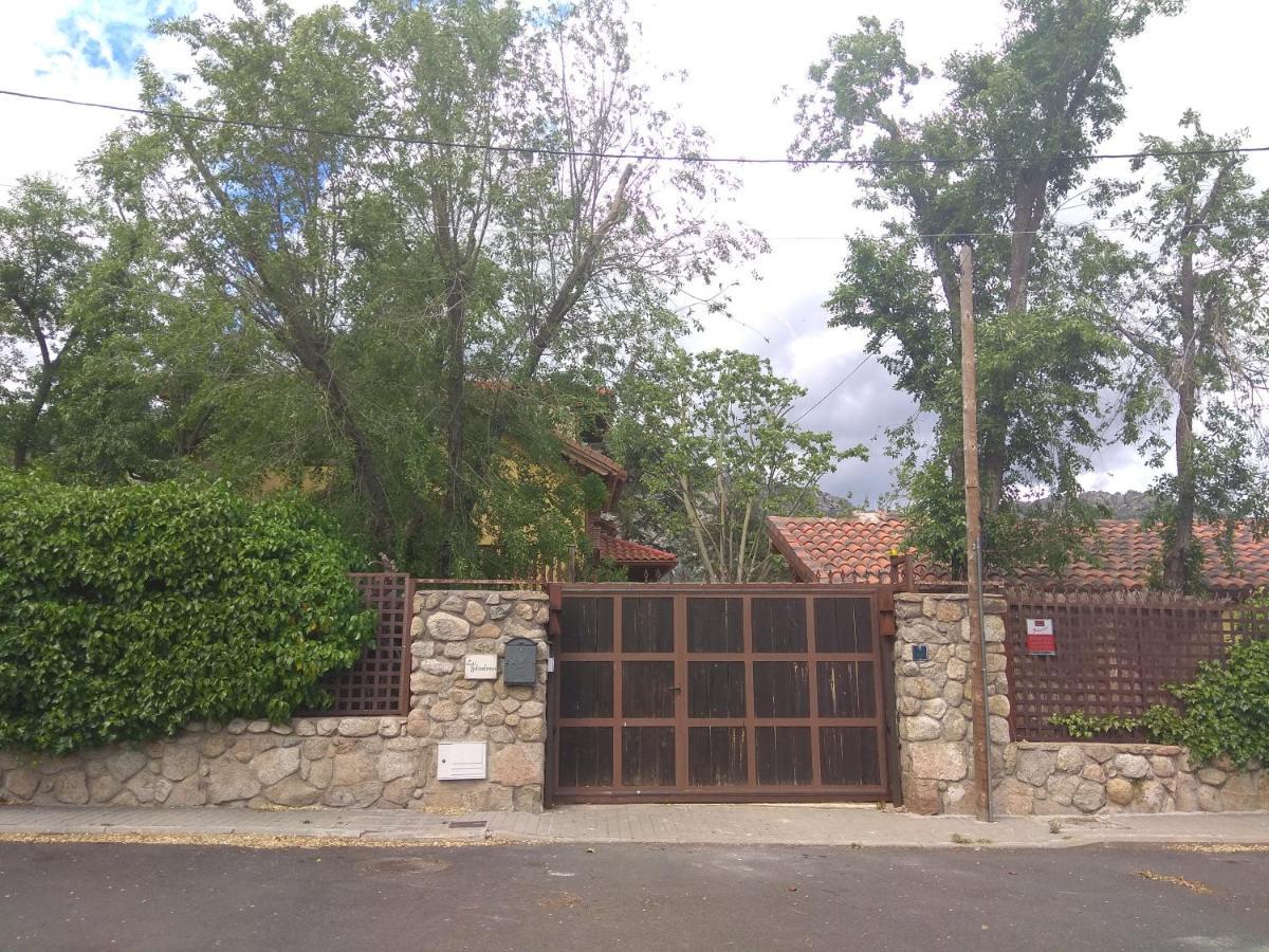 Acogedora casa rural en la sierra de Madrid Mataelpino Exterior foto